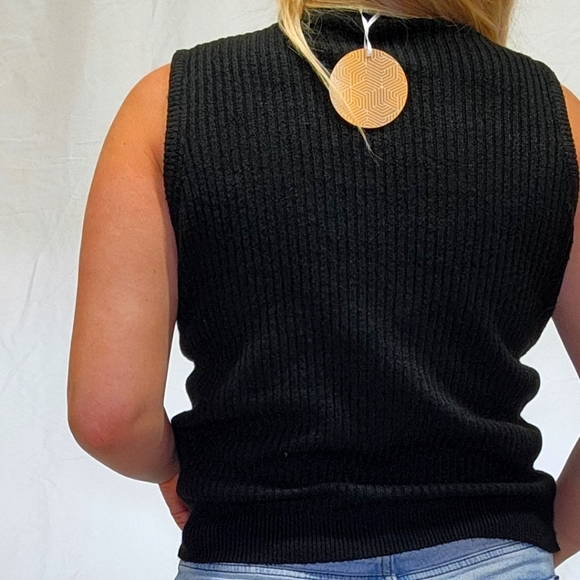 Black Loose Knit Sweater Tank Top - Picture 3 of 6